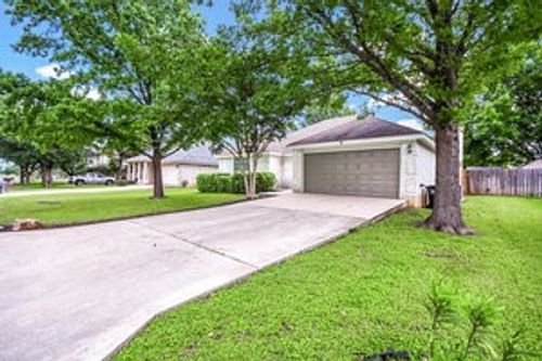 107 Susana Dr, Georgetown, TX, 78628-8732 | Card Image