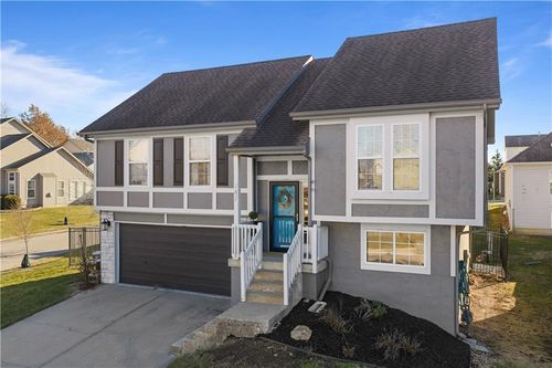 747 E 124th St, Kansas City, MO, 64146-1100 | Card Image