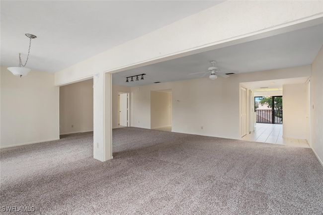 UNIT-203 - 537 Lake Louise Cir, Condo with 2 bedrooms, 2 bathrooms and null parking in NAPLES FL | Image 6