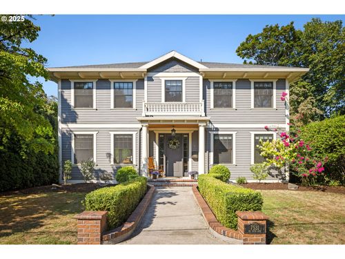 7531 Se 35th Ave, Portland, OR, 97202-8323 | Card Image