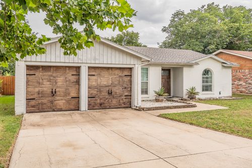 5612 Macgregor Dr, Haltom City, TX, 76148-3736 | Card Image