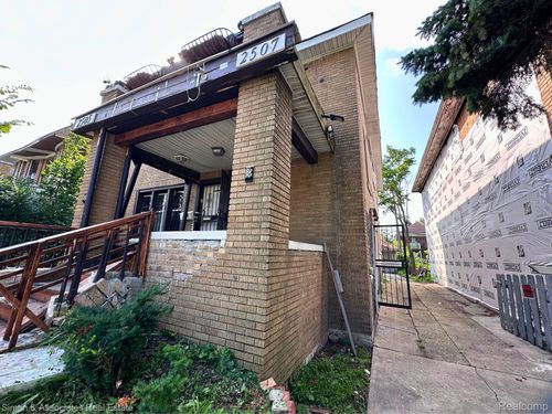 2505 W Buena Vista St, Detroit, MI, 48238-3562 | Card Image