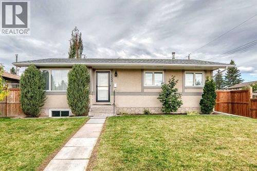 153 Madeira Road Ne, Calgary, AB, T2A4N5 | Card Image