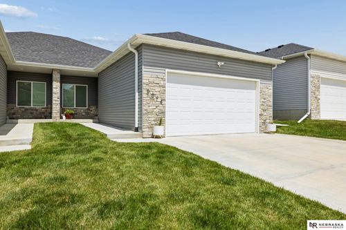 5074 W Stampede Ln, Lincoln, NE, 68528-2220 | Card Image