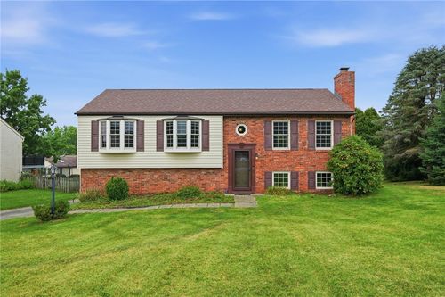 500 Greenspire Ct, Cranberry Twp, PA, 16066-6724 | Card Image