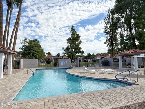 6533 N Maryland Cir, Phoenix, AZ, 85013-1030 | Card Image