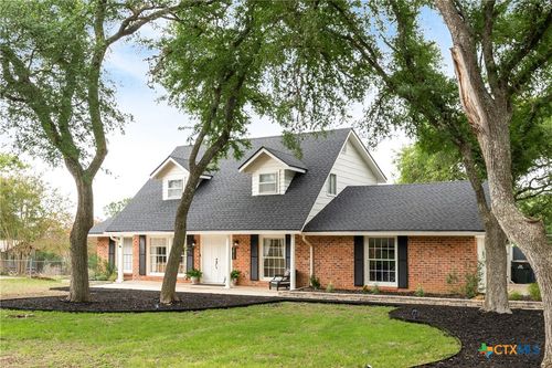 211 W Mimosa Cir, San Marcos, TX, 78666-3711 | Card Image