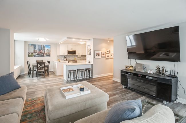 APT-2410 - 400 E Randolph St, Condo with 2 bedrooms, 2 bathrooms and 2 parking in Chicago IL | Image 9