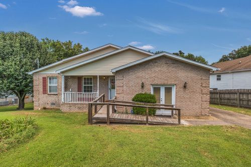 242 Lake Forest Dr, La Vergne, TN, 37086-4226 | Card Image