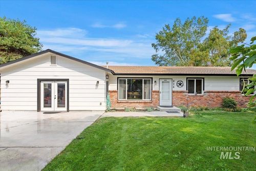 424 Lindenwood Dr, Nampa, ID, 83686-8436 | Card Image