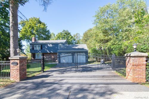 81 N Broadway, Irvington, NY, 10533-1232 | Card Image