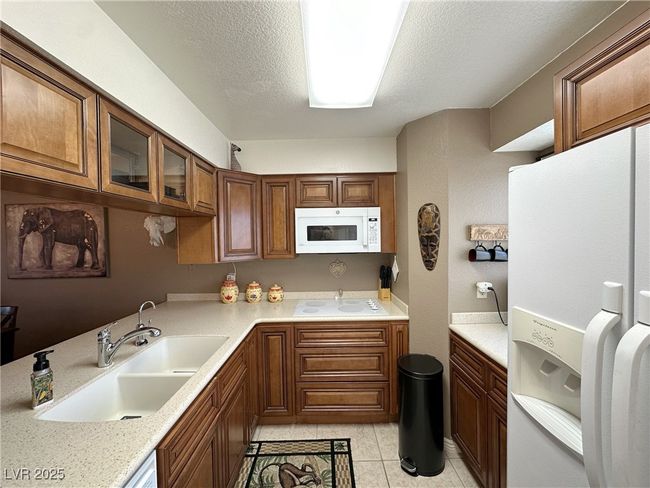 APT-302 - 2076 Mesquite Ln, Condo with 2 bedrooms, 2 bathrooms and null parking in Laughlin NV | Image 5