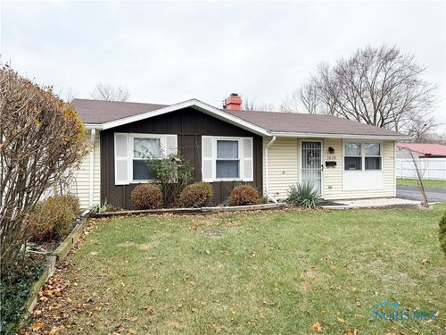 1039 Cherry Street, Fostoria, OH, 44830 | Card Image