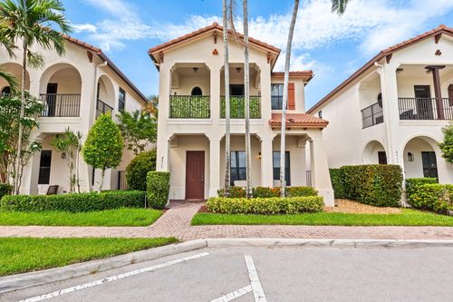 8417 Nw 38th St, Pembroke Pines, FL, 33024-5235 | Card Image