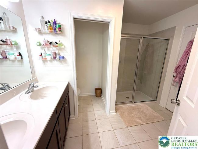 main bedroom bathroom | Image 13