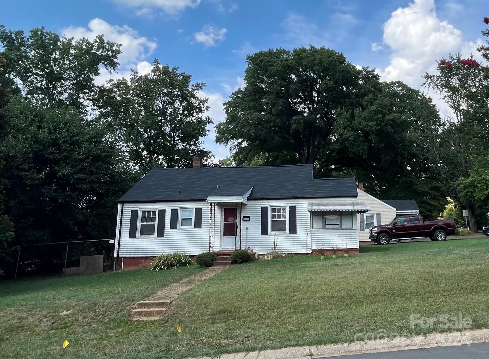 Roslyn Ave, Charlotte, NC 28208