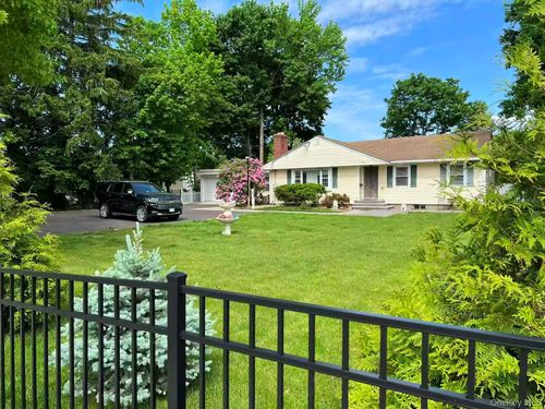 243 Jackson Ave, Syosset, NY, 11791-4117 | Card Image
