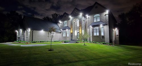 3118 Hickory Lawn Rd, Rochester Hills, MI, 48307-5015 | Card Image