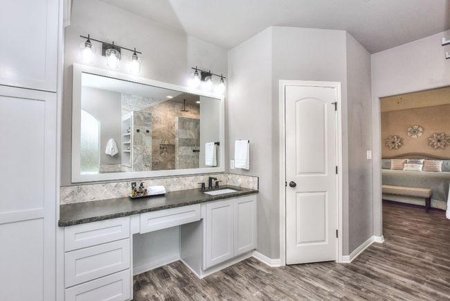 Primary Bathroom | Image 28