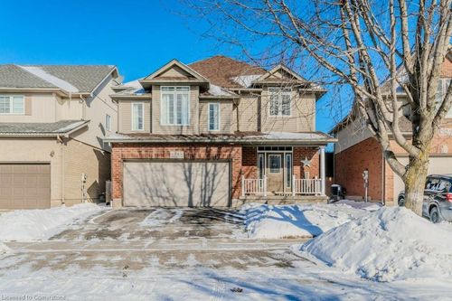 74 Parkhaven Dr, Saint Jacobs, ON, N0B2N0 | Card Image