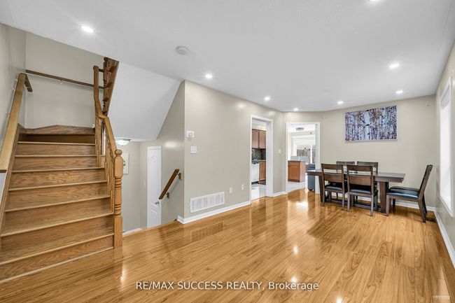 28 Herdwick St, House attached with 4 bedrooms, 4 bathrooms and 4 parking in Brampton ON | Image 6