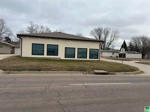 528 S Main St, Holstein, IA, 51025-5028 | Card Image