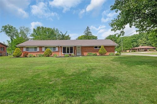 8718 Falls Ln, Broadview Heights, OH, 44147-1712 | Card Image