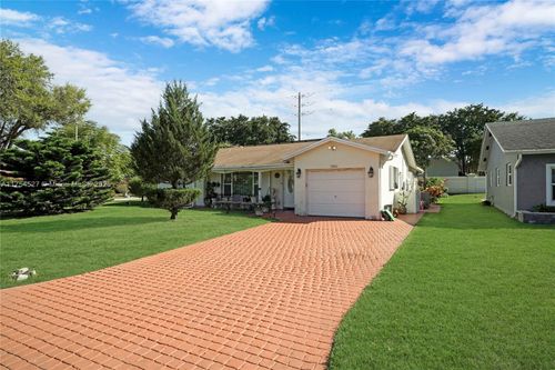 9400 Nw 70th St, Tamarac, FL, 33321-3002 | Card Image