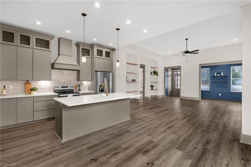 124 Vaden Rd, Reidsville, NC, 27320-9102 | Card Image