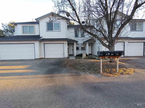 175 Sagebrush Ave, Mountain Home, ID, 83647-4210 | Card Image