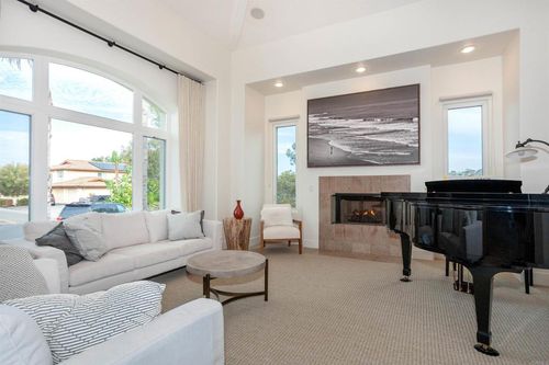 527 Liverpool Dr, Cardiff by the Sea, CA, 92007-1823 | Card Image