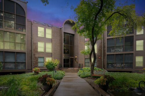apt-110-8441 Irwin Rd, Bloomington, MN, 55437-1533 | Card Image