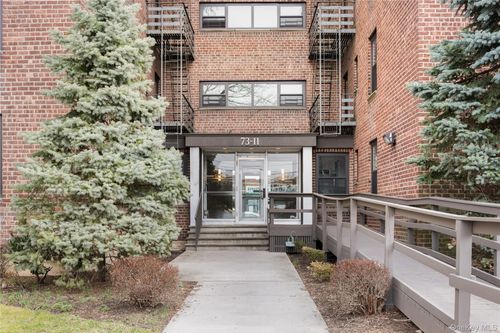 2c-73-11 Bell Blvd, Oakland Gardens, NY, 11364-2917 | Card Image