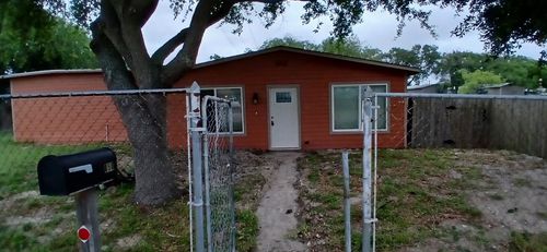 450 Skipper Ln, Corpus Christi, TX, 78418-3231 | Card Image