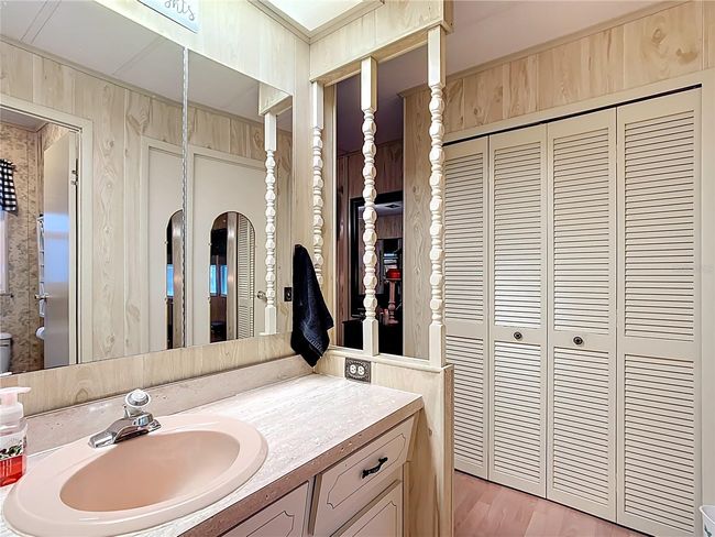 Guest bathroom | Image 27