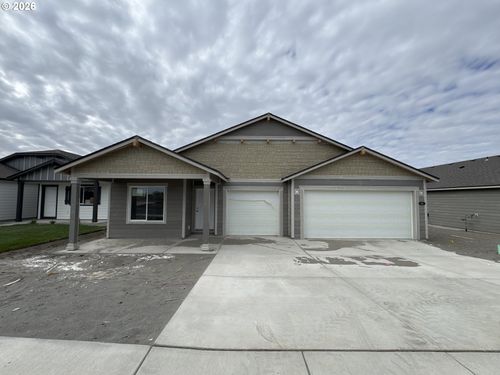 868 E Kinsley Ave, Hermiston, OR, 97838-2359 | Card Image