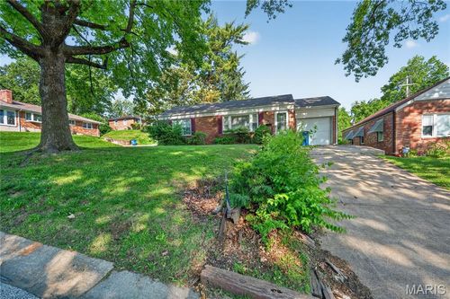 4701 Nelson Dr, Saint Louis, MO, 63121-3049 | Card Image