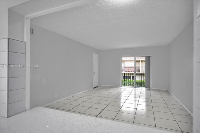 APT-510 - 6711 N Kendall Dr, Condo with 1 bedrooms, 1 bathrooms and null parking in Pinecrest FL | Image 6
