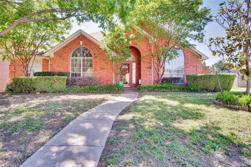 1023 Essex Dr, Cedar Hill, TX, 75104-4105 | Card Image