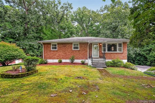 9 Archery Rd, Newburgh, NY, 12550-2617 | Card Image