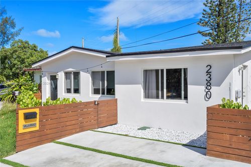 1-2380 Ne 137th St, North Miami Beach, FL, 33181-1863 | Card Image