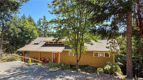 6608 Razor Point Rd, Pender Island, BC, V0N2M1 | Card Image