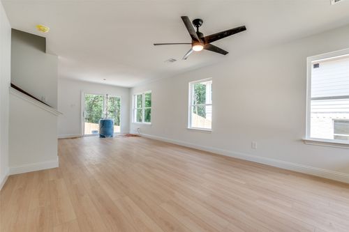 1623 E Woodin Blvd, Dallas, TX, 75203-4343 | Card Image
