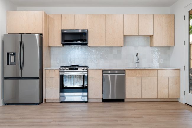 B - 2107 Maple Ave, House other with 2 bedrooms, 2 bathrooms and 1 parking in Austin TX | Image 7