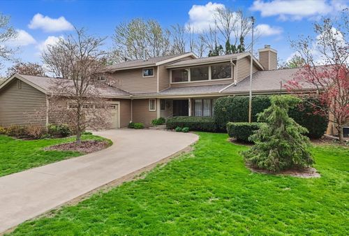 3207 Douglas Woods Dr, Urbana, IL, 61802-9526 | Card Image