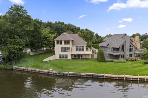 817 Bittersweet Cove Dr, Mishawaka, IN, 46544-3885 | Card Image