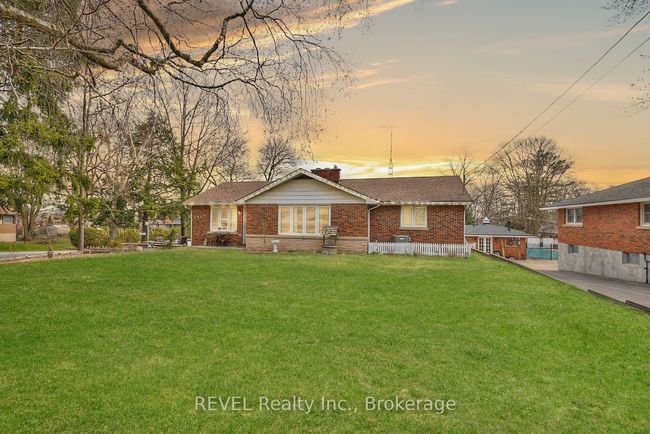 1317 Pelham St, House other with 3 bedrooms, 2 bathrooms and 6 parking in Pelham ON | Image 4