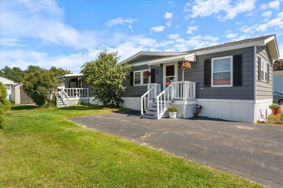 Dart Dr, Salem, NH 03079