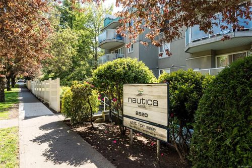 209-2520 Wark St, Victoria, BC, V8T5G6 | Card Image