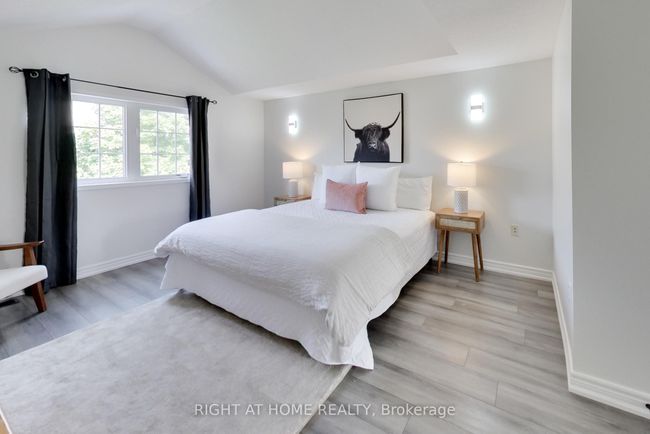 1112 Booth Ave, House other with 4 bedrooms, 4 bathrooms and 2 parking in Innisfil ON | Image 15